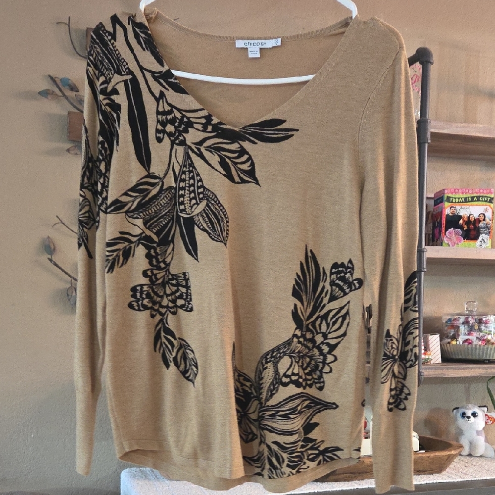 Chico's Tan Crewneck Sweater with Black Floral Leaf Print Size 0 Small